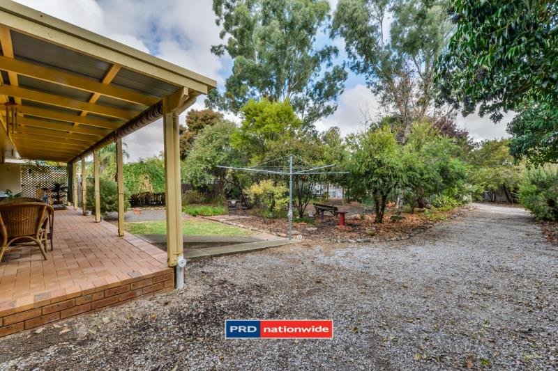 11 Hamilton Court TAMWORTH 2