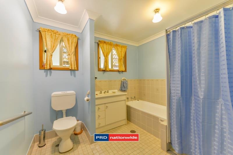 11 Hamilton Court TAMWORTH 5