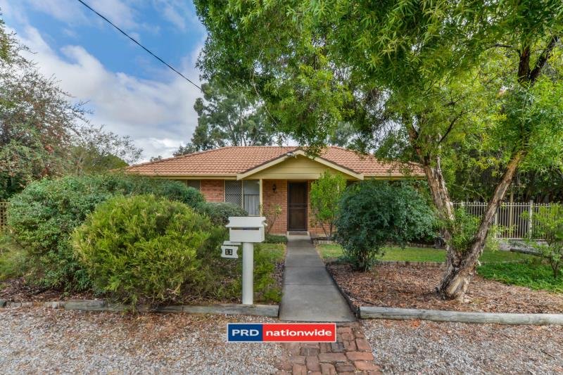 11 Hamilton Court TAMWORTH 1