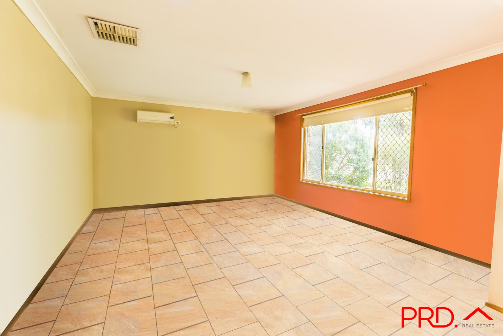 11 Hamilton Court TAMWORTH 3