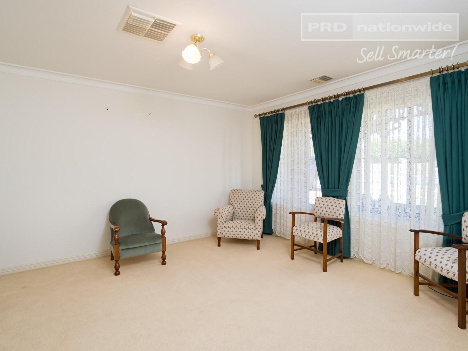 11 Hargrave Avenue LLOYD 3