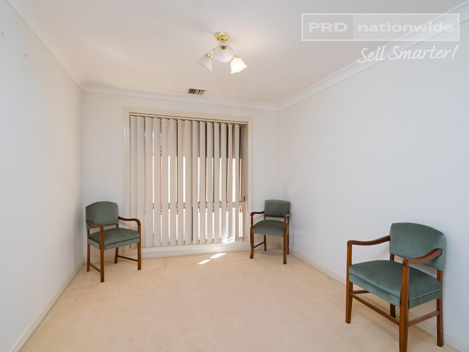 11 Hargrave Avenue LLOYD 4