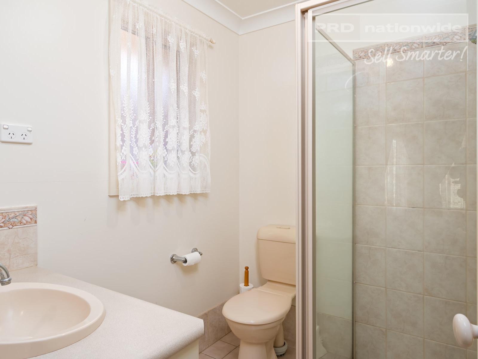 11 Hargrave Avenue LLOYD 6