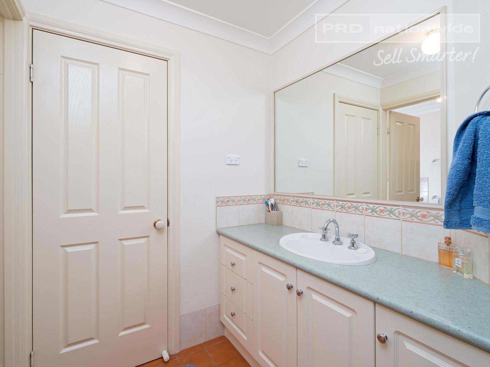 11 Hargrave Avenue LLOYD 7