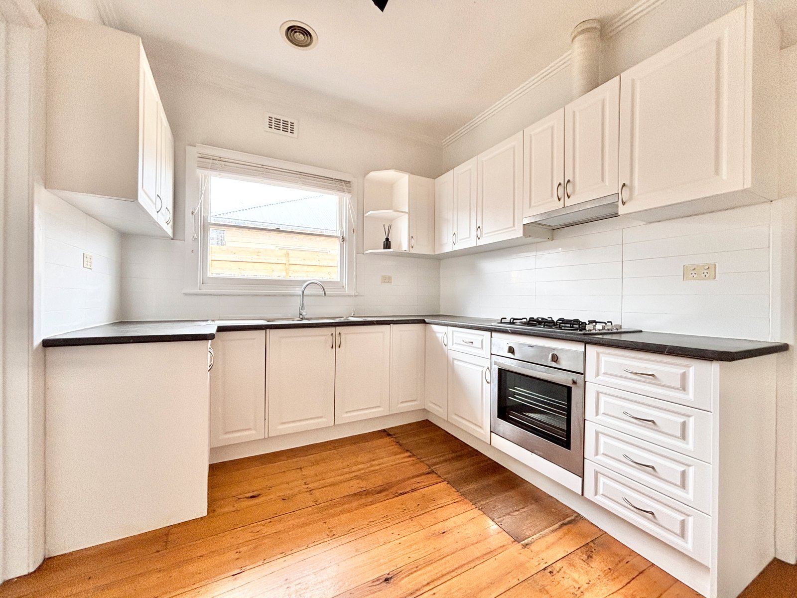 Gallery: 11 Hawthorn Avenue