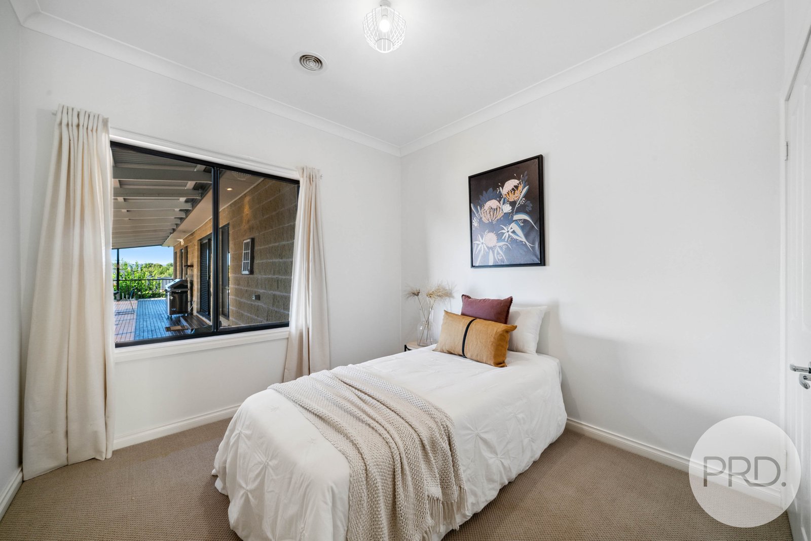11 Headley Place KOORINGAL 4