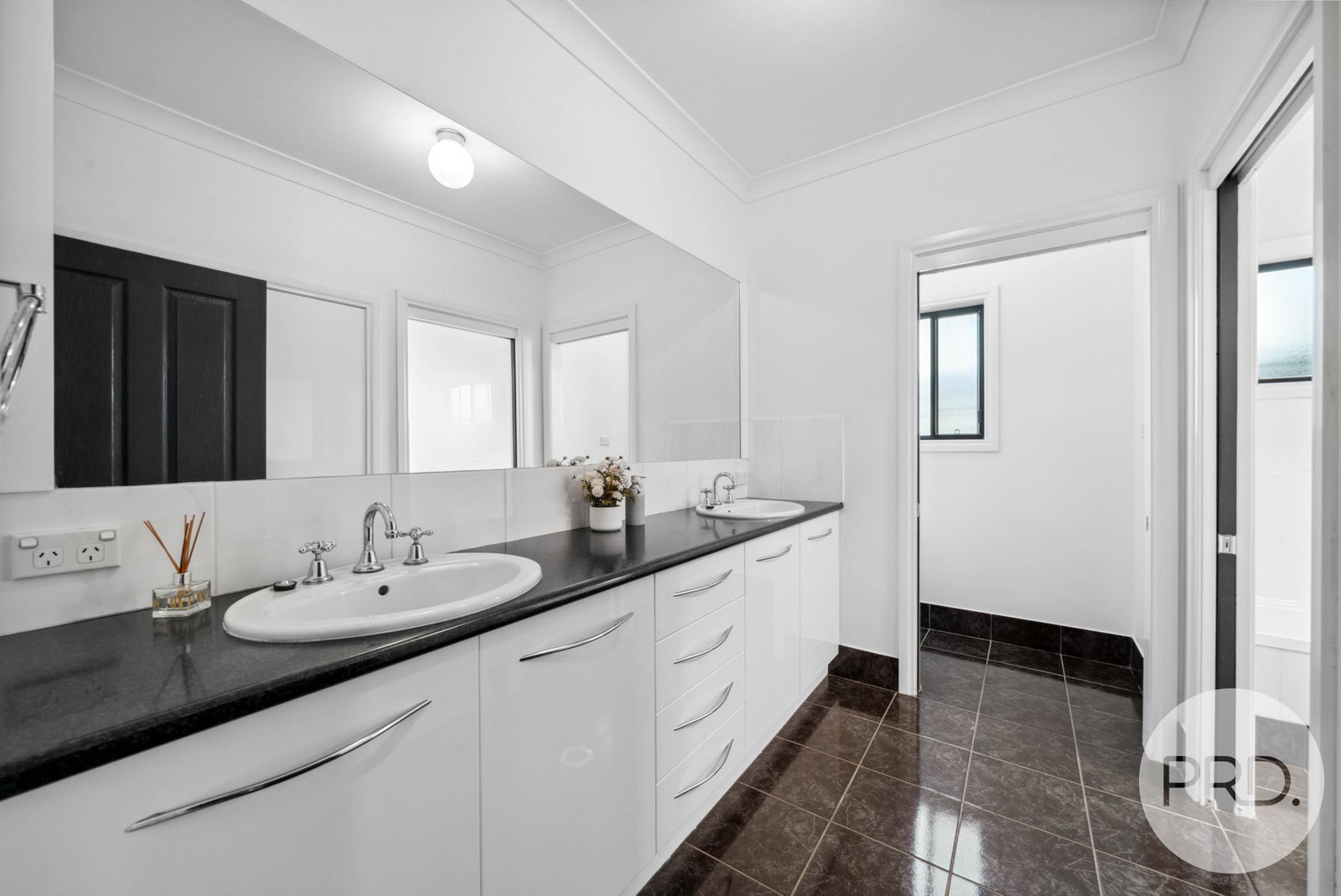 11 Headley Place KOORINGAL 7