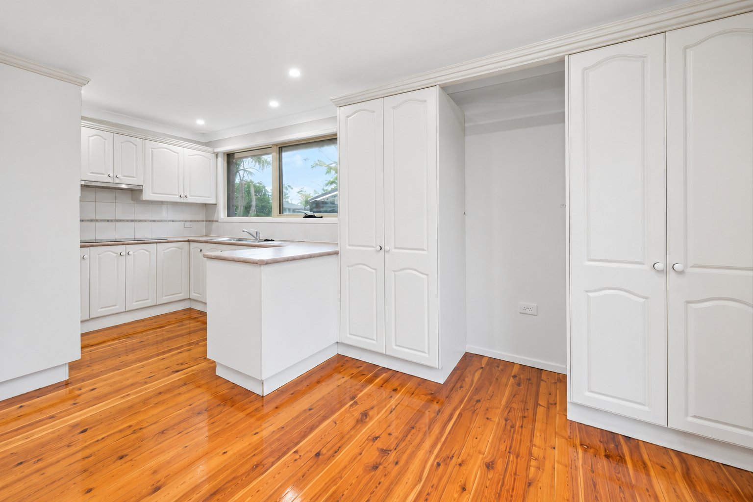 11 Henderson Cres  Jamisontown 4