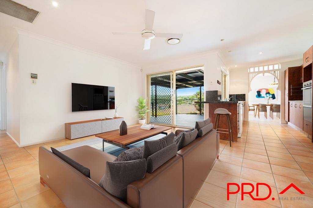 11 Henderson Rise PACIFIC PINES 4