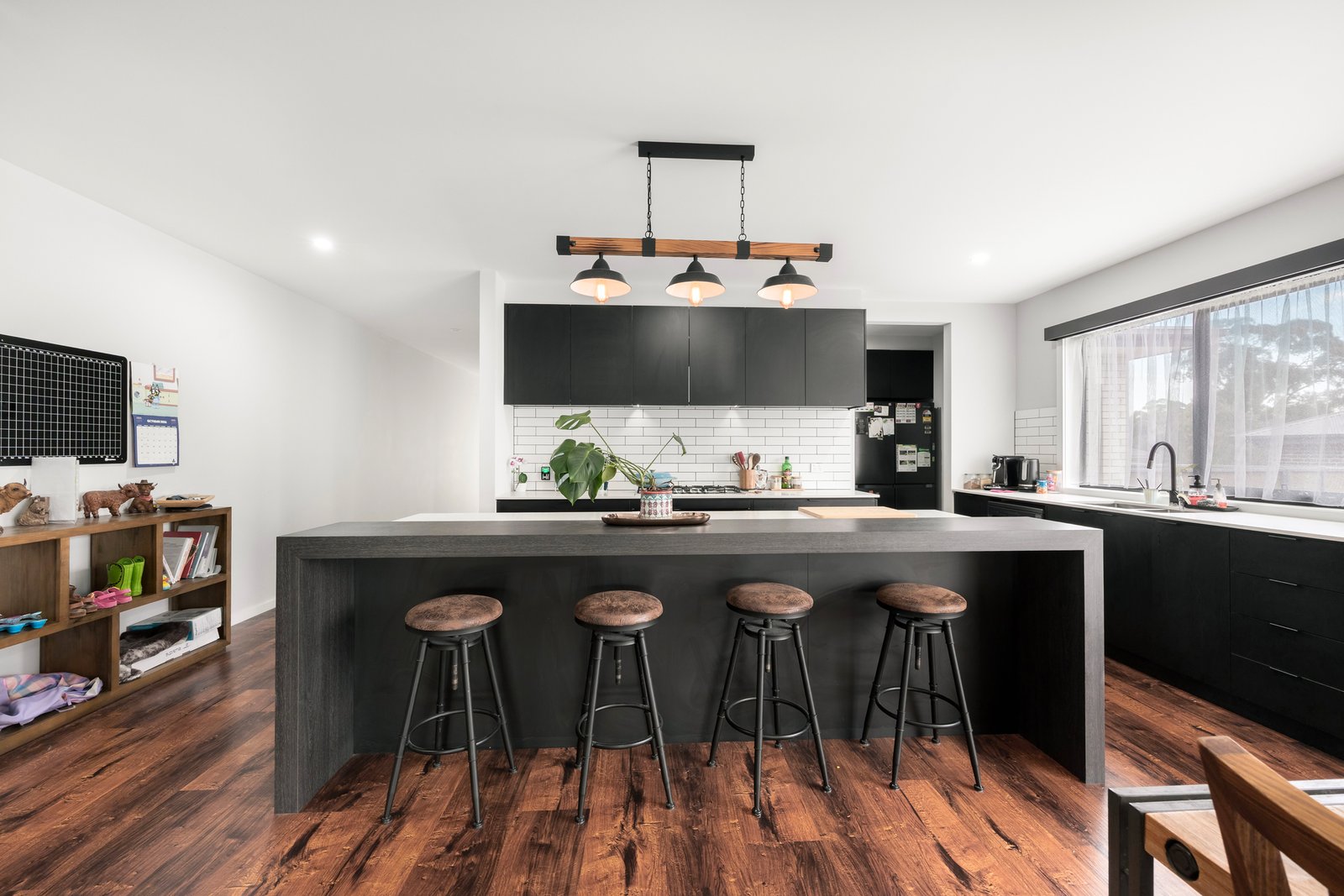 Gallery: 11 Henlix Court