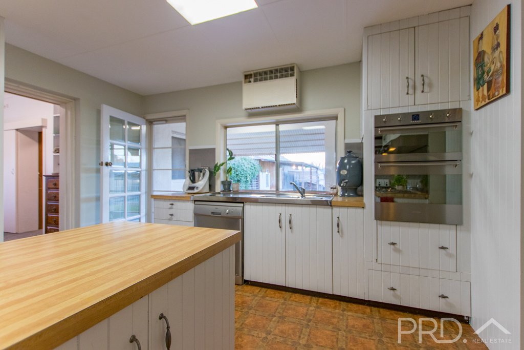 11 Herbert Street TUMUT 6