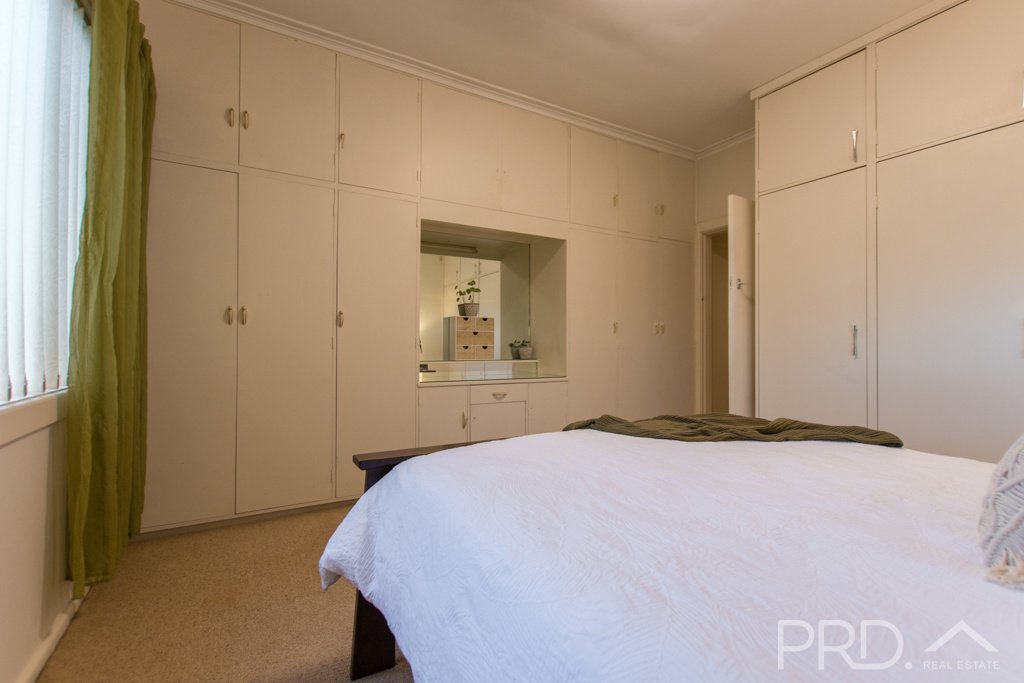 11 Herbert Street TUMUT 8
