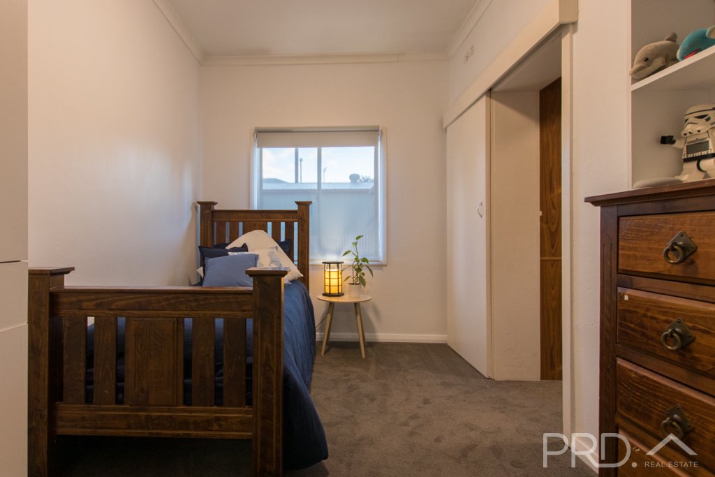 11 Herbert Street TUMUT 11