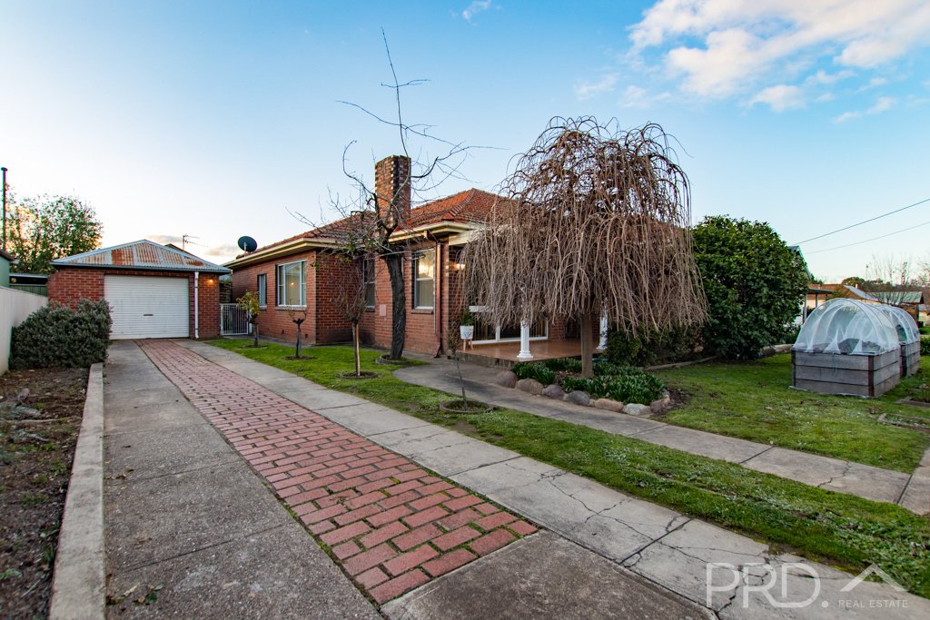 11 Herbert Street TUMUT 18