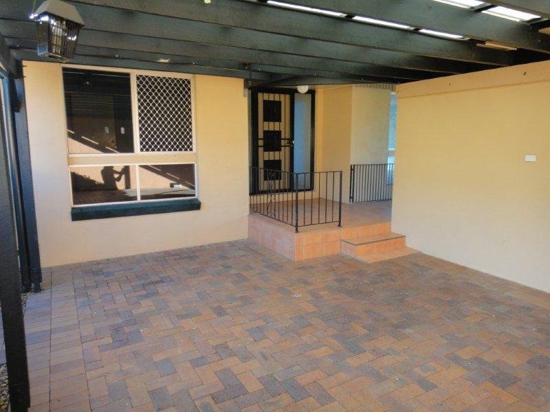 11 Highcrest Avenue WAVELL HEIGHTS 4