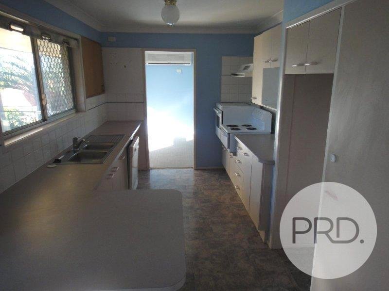 11 Highcrest Avenue WAVELL HEIGHTS 6