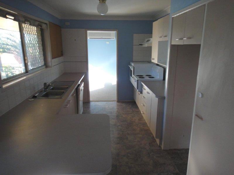 11 Highcrest Avenue WAVELL HEIGHTS 7