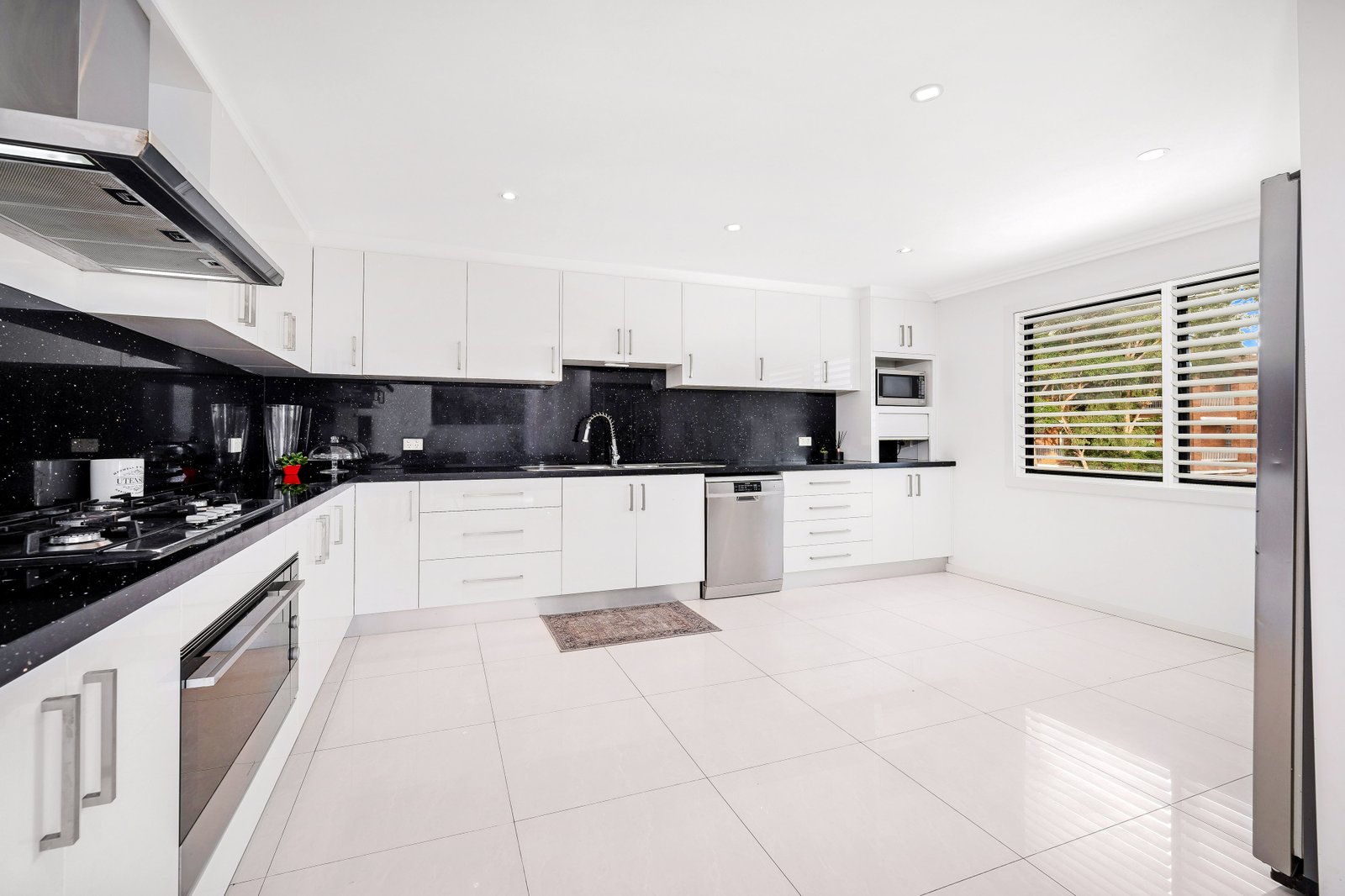11 Hillcrest Avenue HURSTVILLE 3