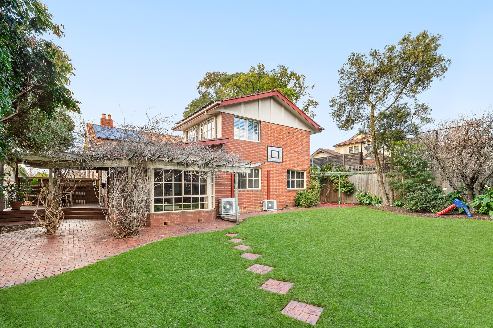 Real Estate and Property in 11 Hillcrest Road, Glen Iris, VIC