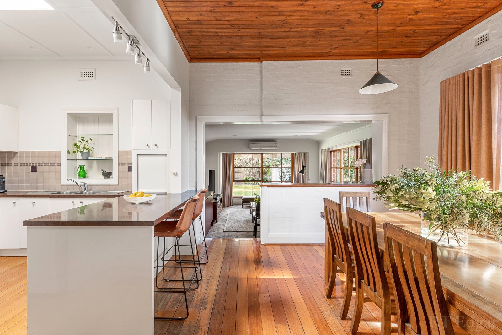 Real Estate and Property in 11 Hillcrest Road, Glen Iris, VIC