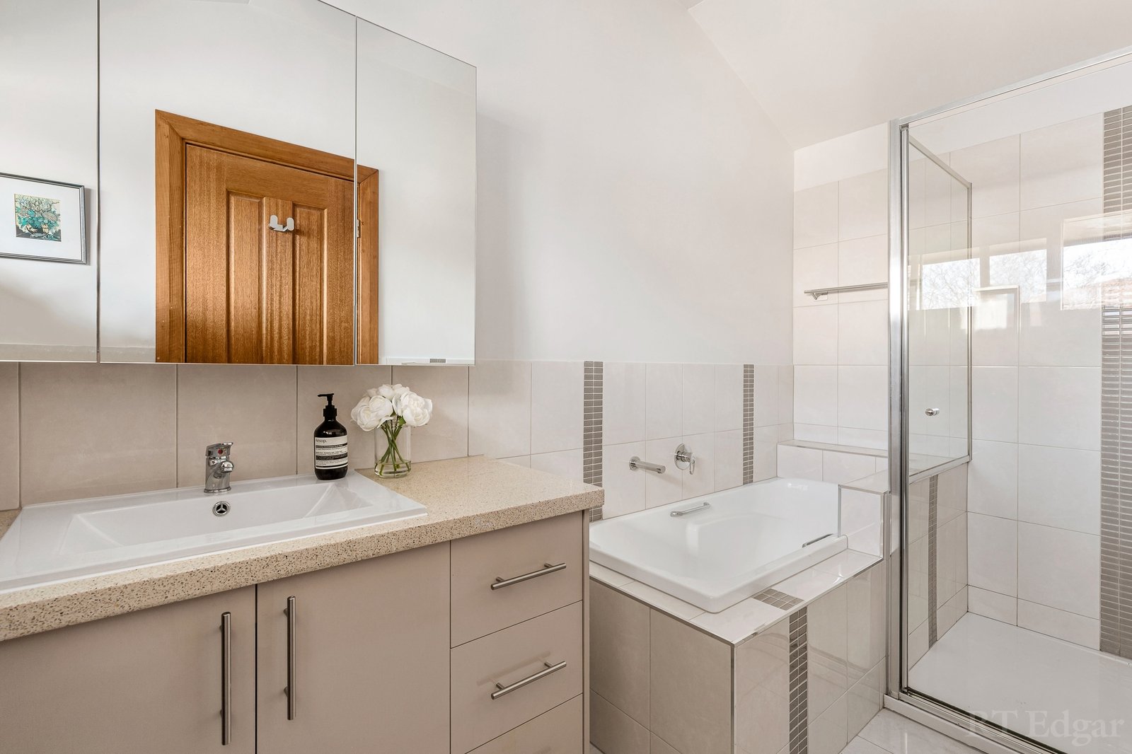 Real Estate and Property in 11 Hillcrest Road, Glen Iris, VIC