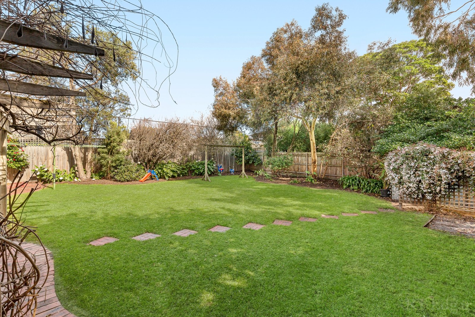 Real Estate and Property in 11 Hillcrest Road, Glen Iris, VIC