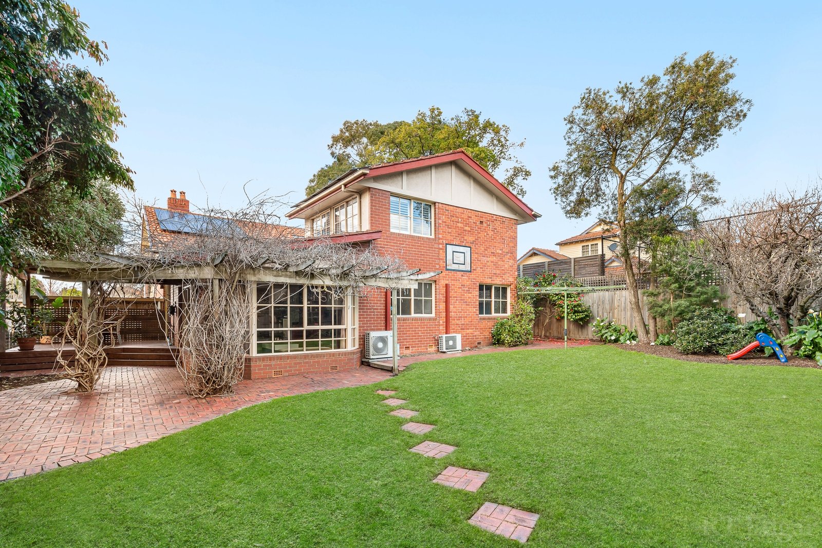Real Estate and Property in 11 Hillcrest Road, Glen Iris, VIC