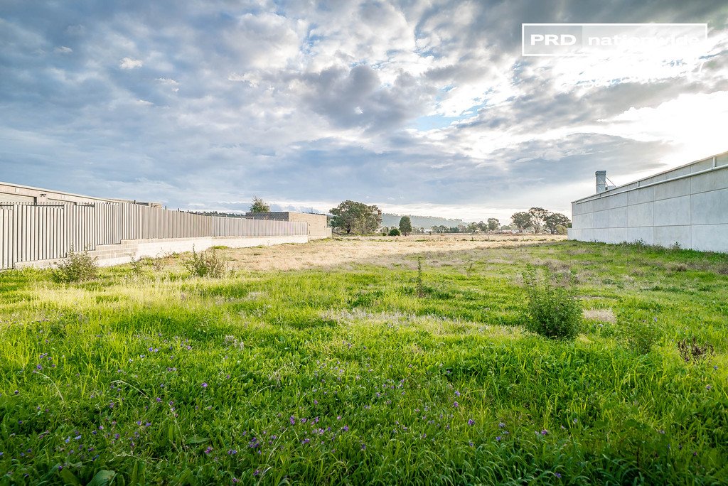 11 Houtman Street WAGGA WAGGA 1