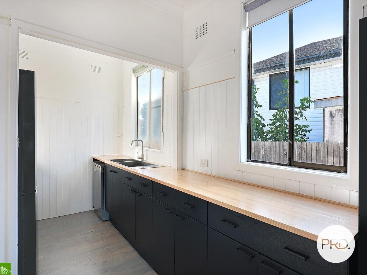 11 Illawon Street BERKELEY 3