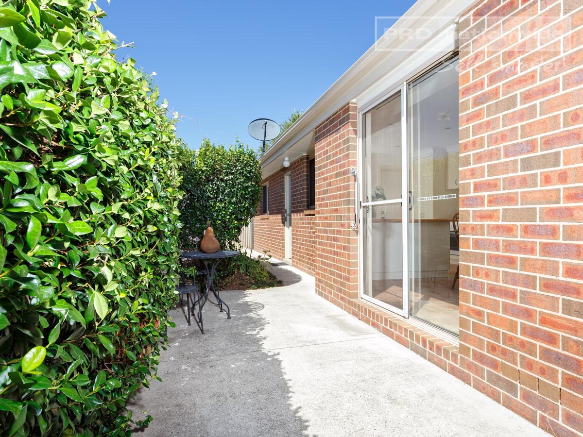 11 Inglis Street LAKE ALBERT 12