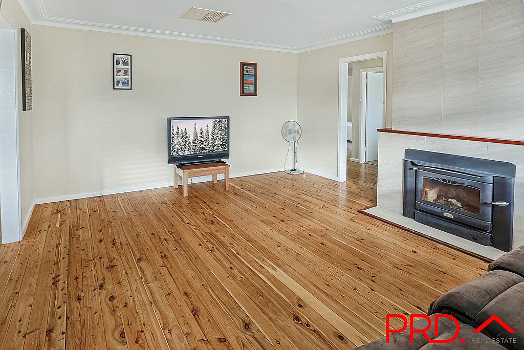 11 Jill Street TAMWORTH 7