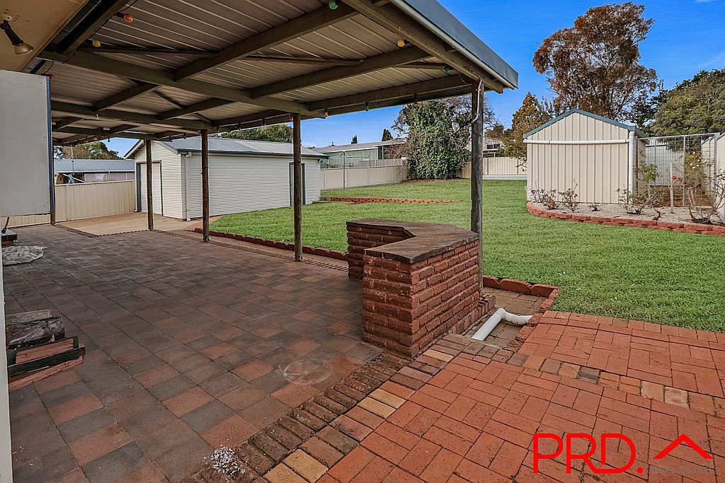 11 Jill Street TAMWORTH 12