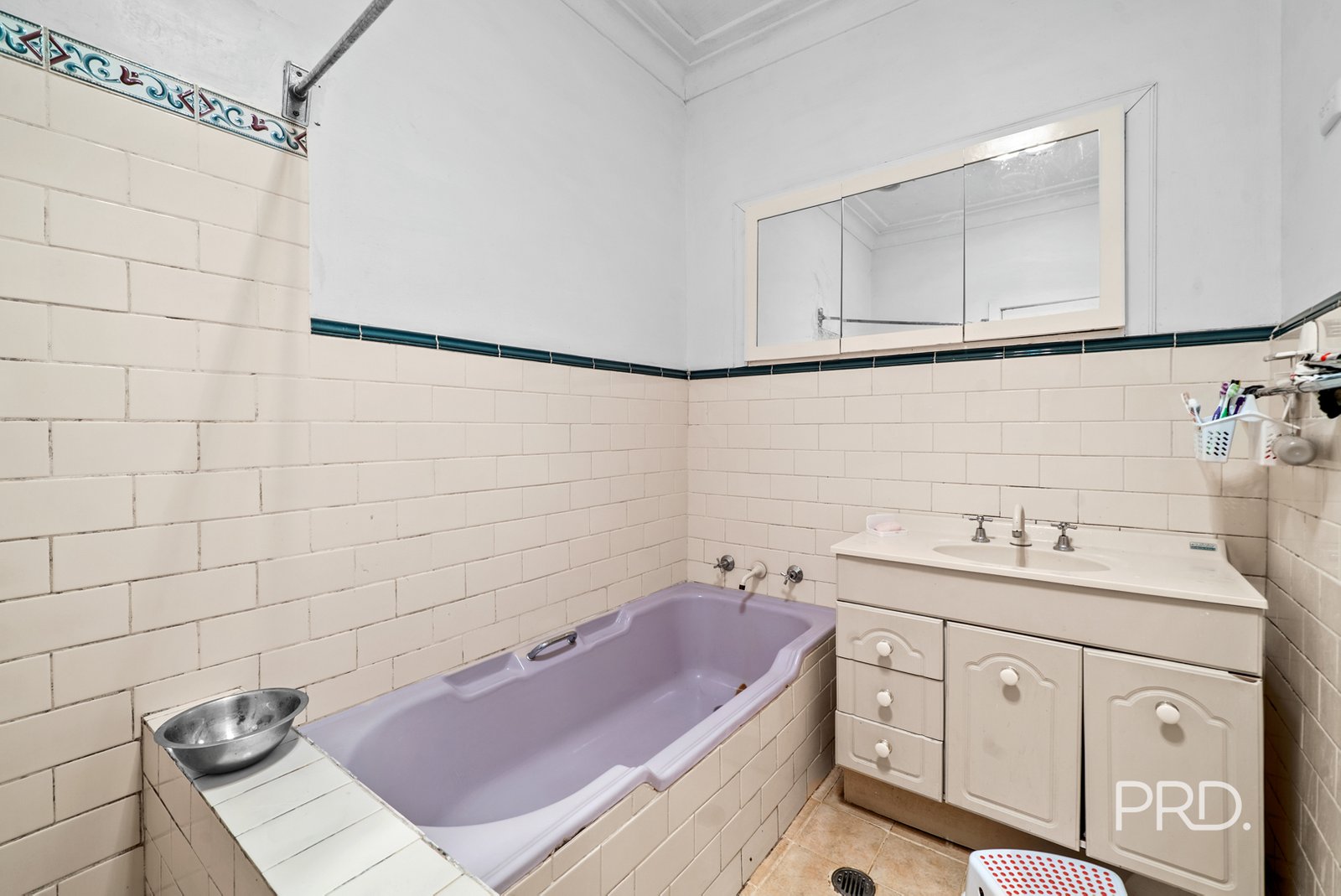 11 Karen Street TOLLAND 5