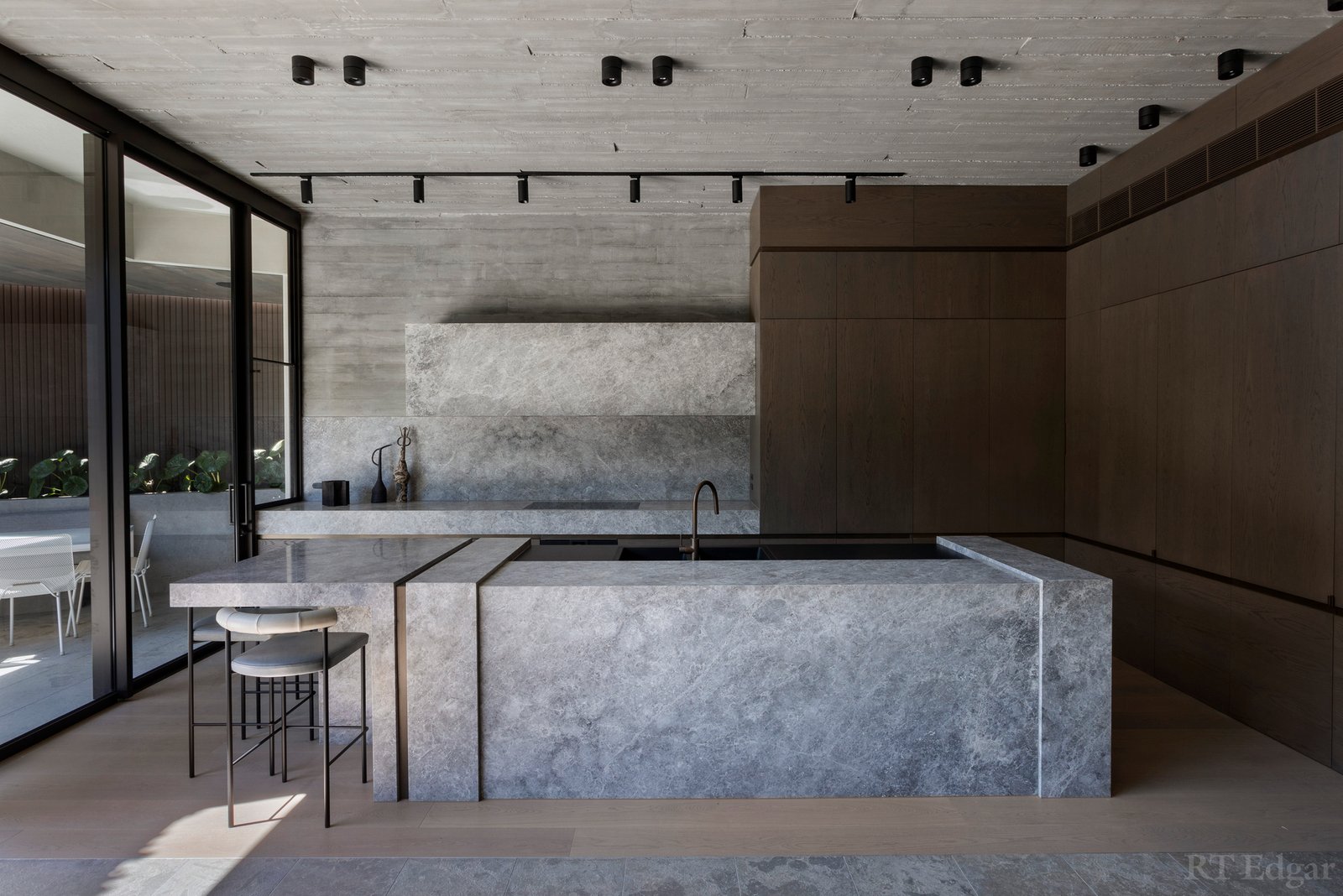 Real Estate and Property in 11 Kent Court, Toorak, VIC