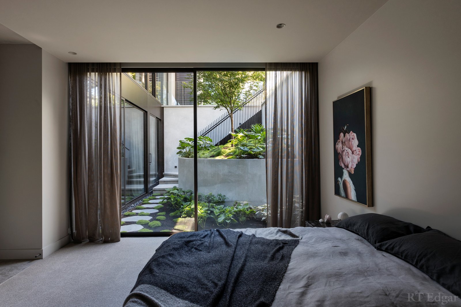 Real Estate and Property in 11 Kent Court, Toorak, VIC