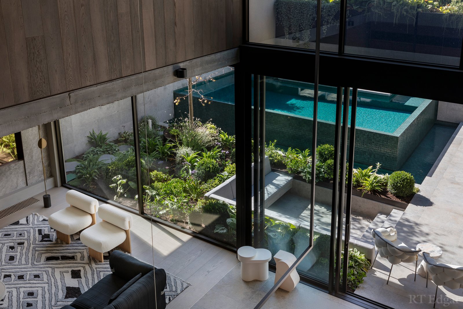 Real Estate and Property in 11 Kent Court, Toorak, VIC