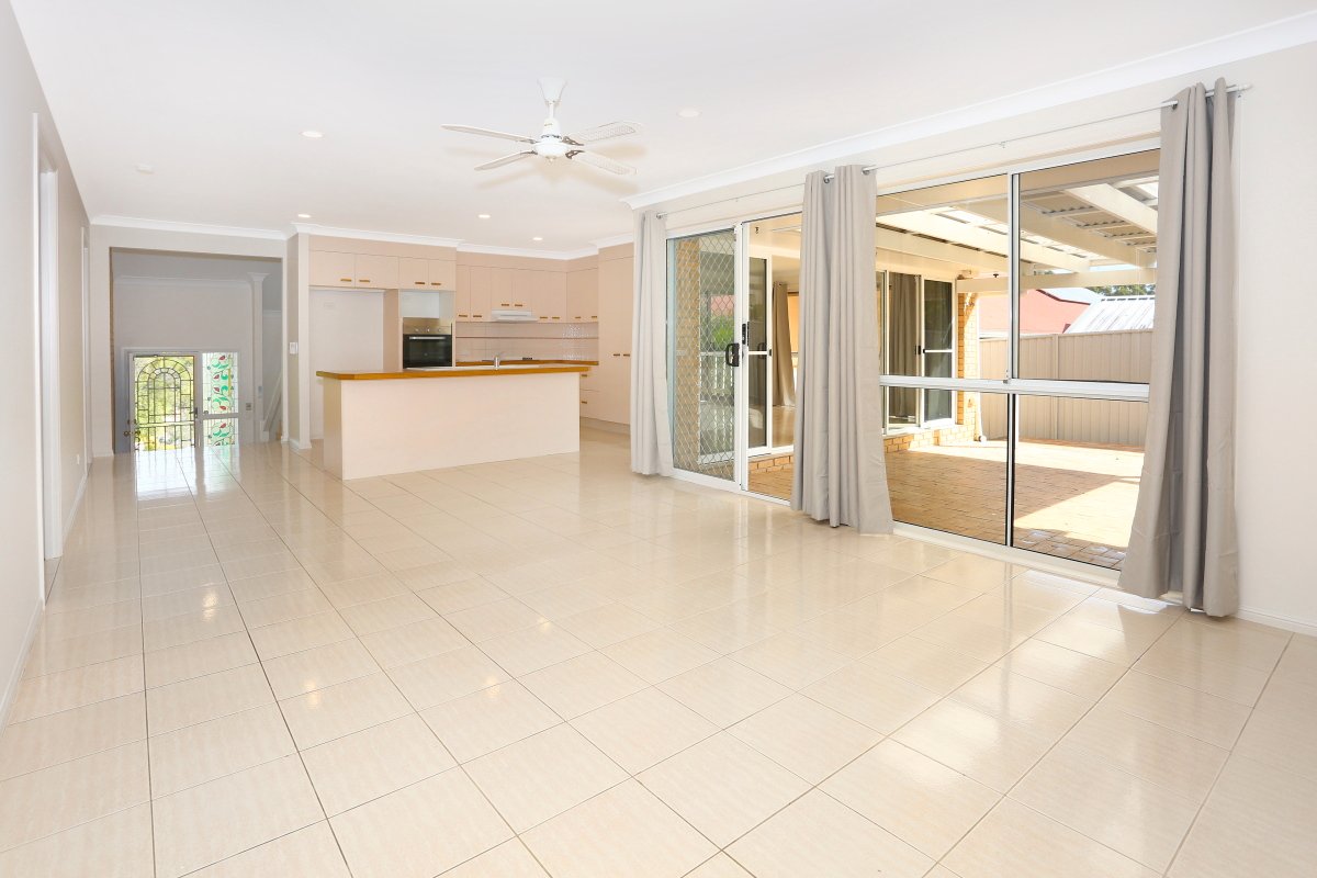 11 Kilburn Street ROBINA 8