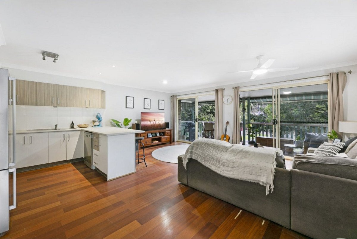 1/1 Kingia Court Burleigh Heads 9