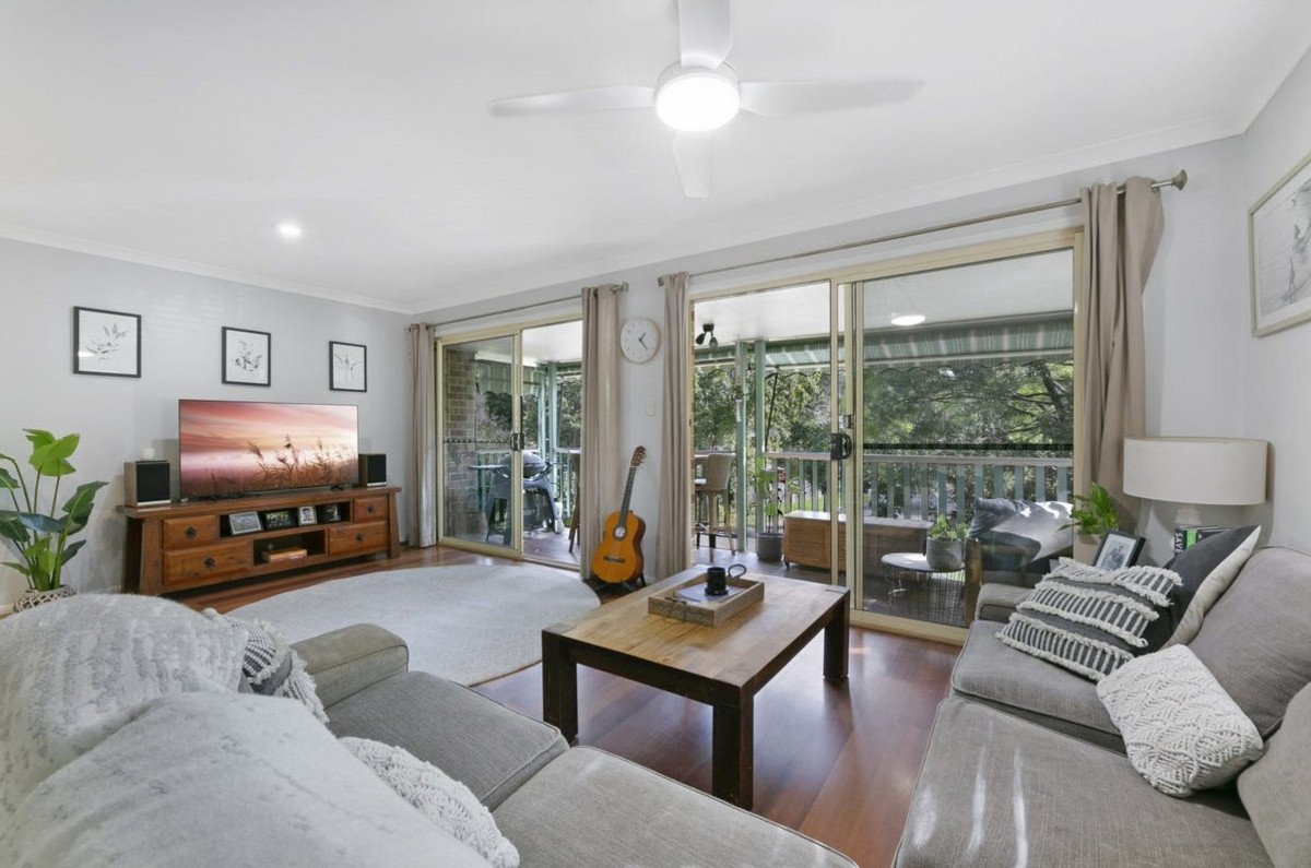 1/1 Kingia Court Burleigh Heads 11