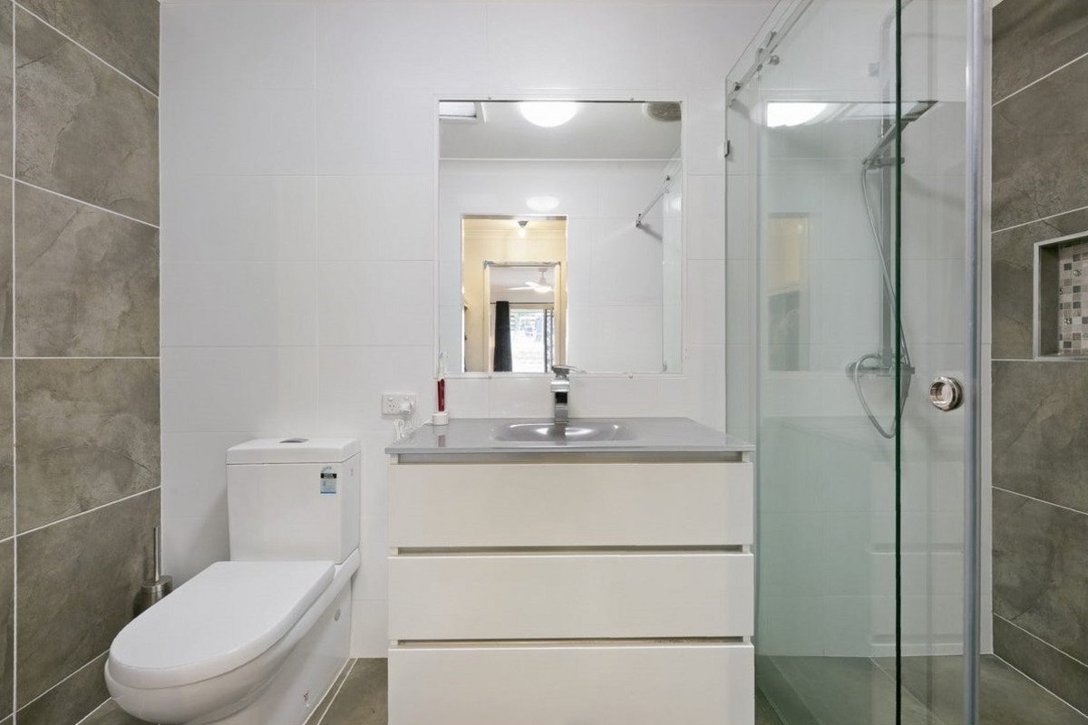 1/1 Kingia Court Burleigh Heads 21