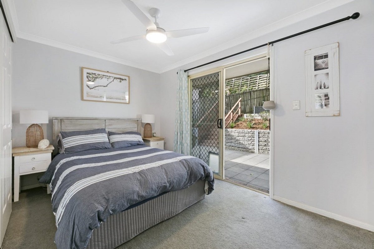 1/1 Kingia Court Burleigh Heads 27