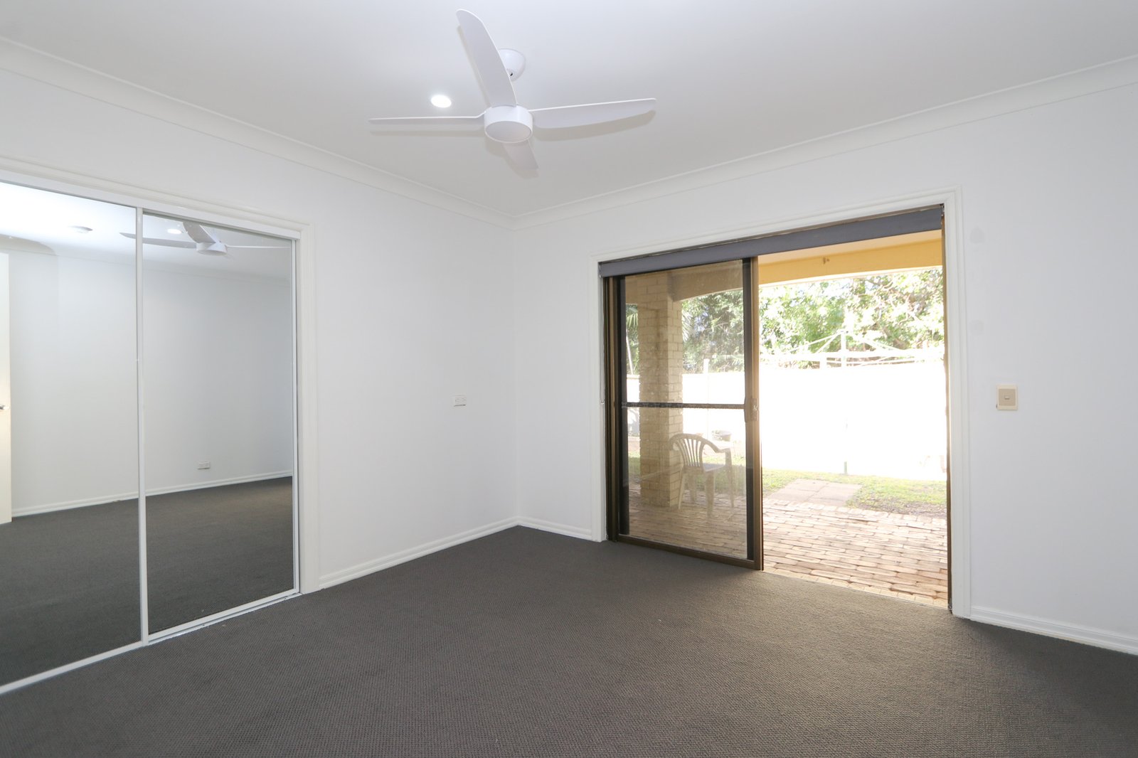 11 Kingsway Drive MOLENDINAR 9