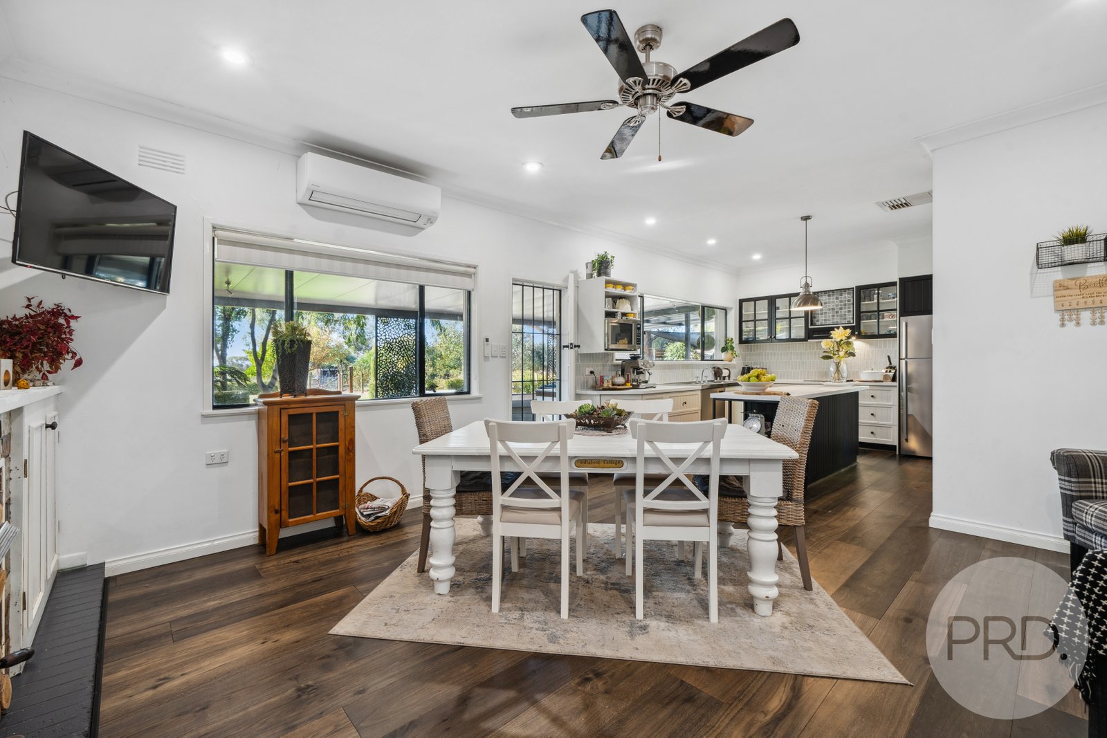 11 Kyeamba Avenue LAKE ALBERT 8