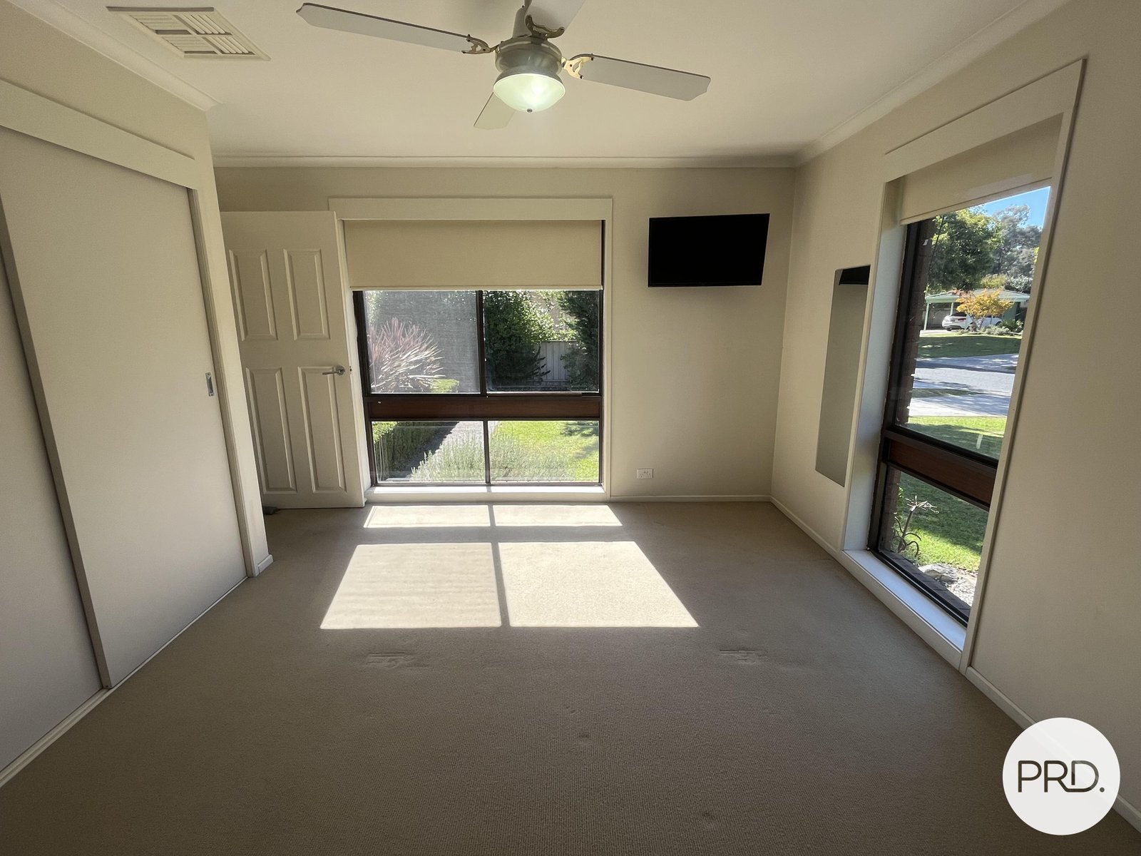 11 Lacebark Court THURGOONA 6