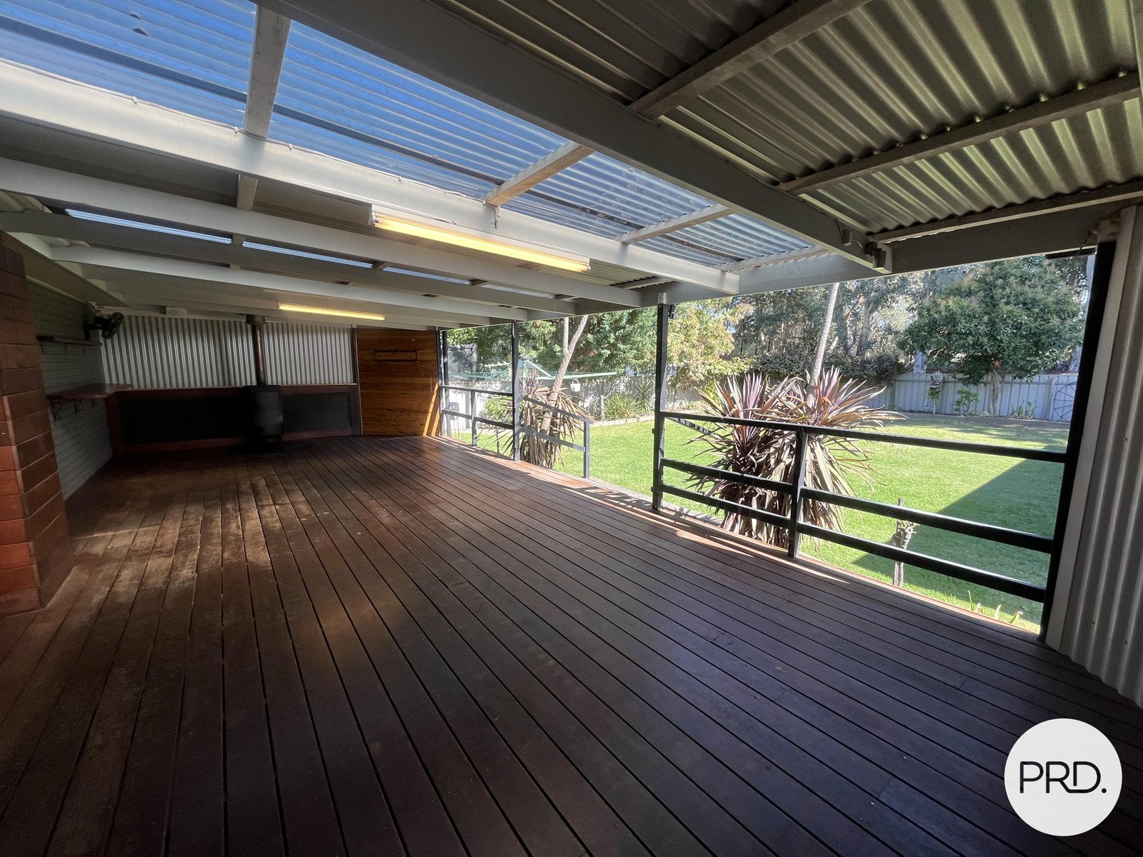 11 Lacebark Court THURGOONA 9