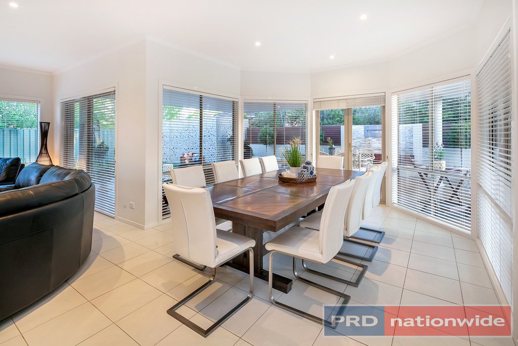 11 Lake Gardens Avenue LAKE GARDENS 6