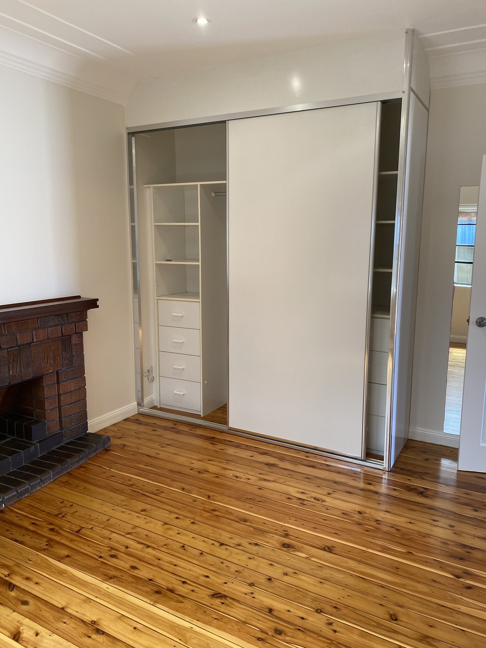 11 Lakeside Avenue MONTEREY 10