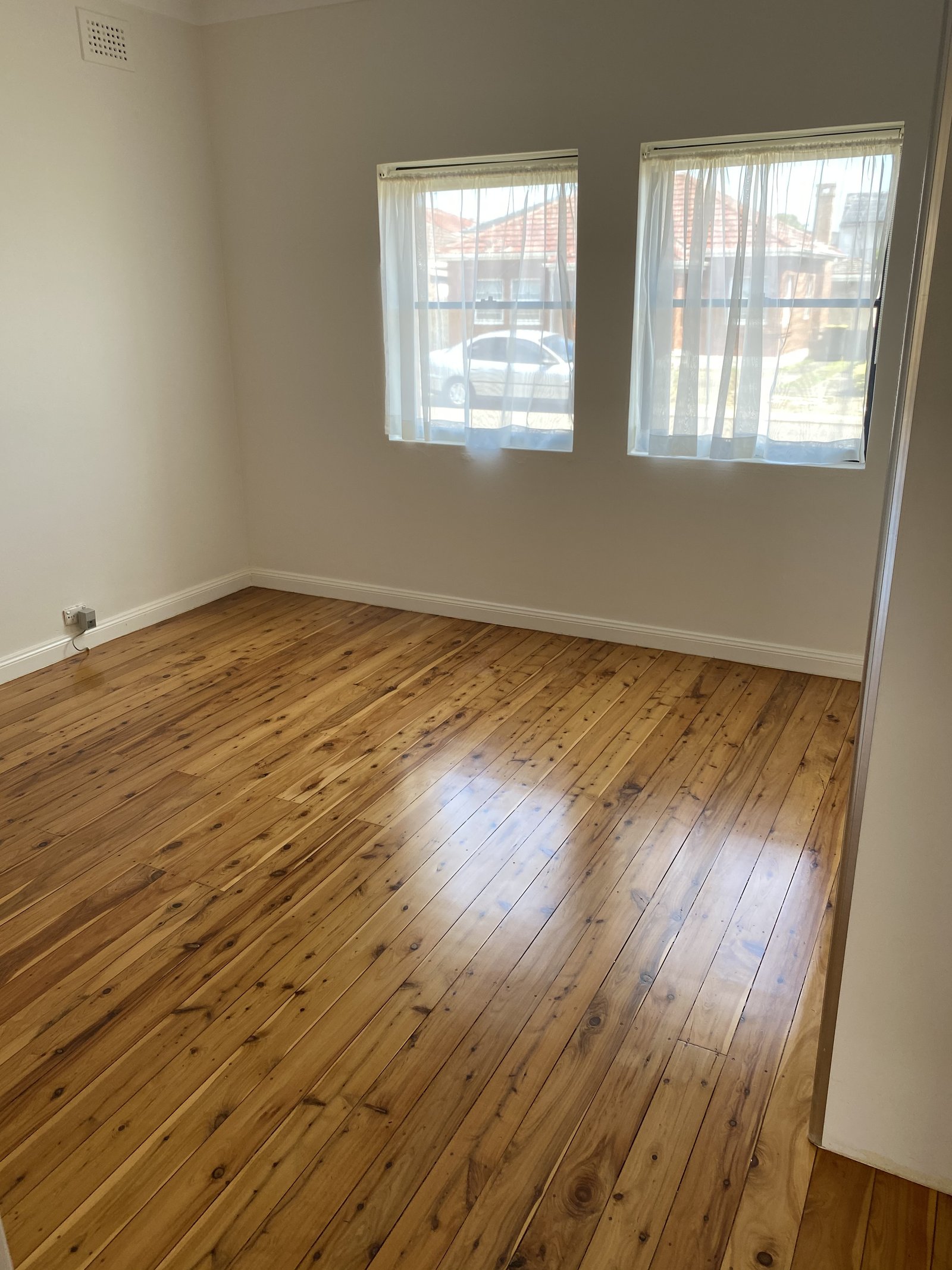 11 Lakeside Avenue MONTEREY 5