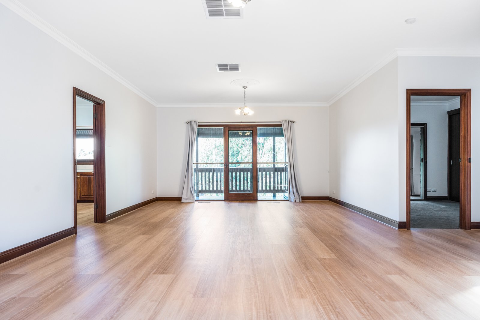 Gallery: 11 Lansell Drive