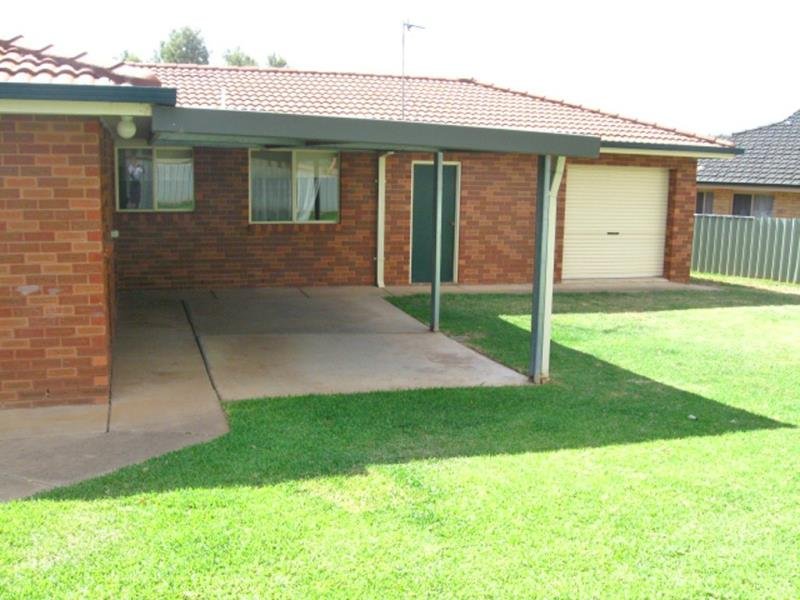 11 Lavender Place LAKE ALBERT 2